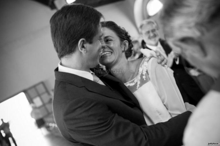 Foto del bacio degli sposi in Chiesa