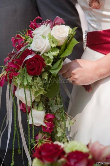 Bouquet rose rosse e bianche