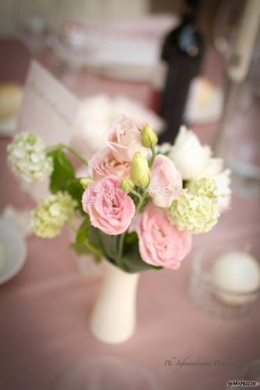 Rosa, bianco e verde per un matrimonio romantico.