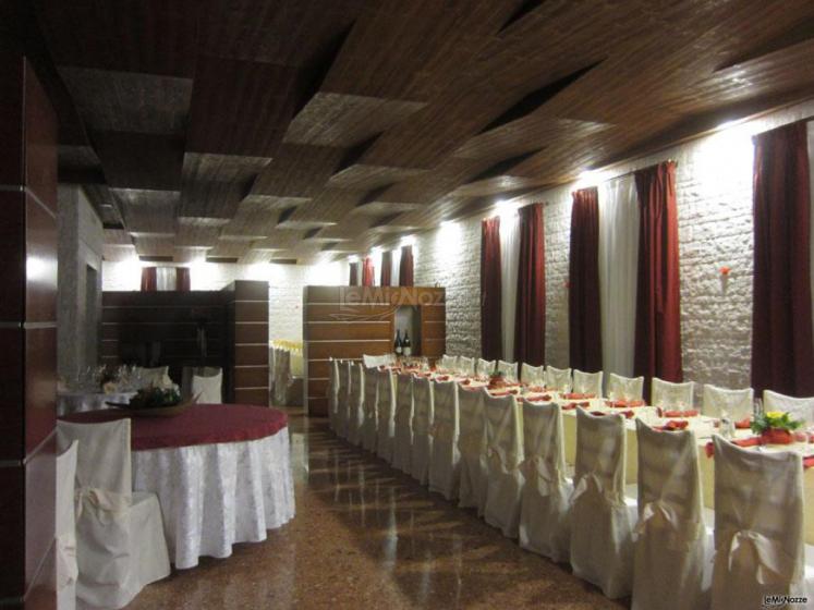 Ristorante Piccolo Mondo - Allestimento dei tavoli