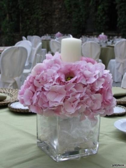 Centrotavola con candele per il matrimonio 