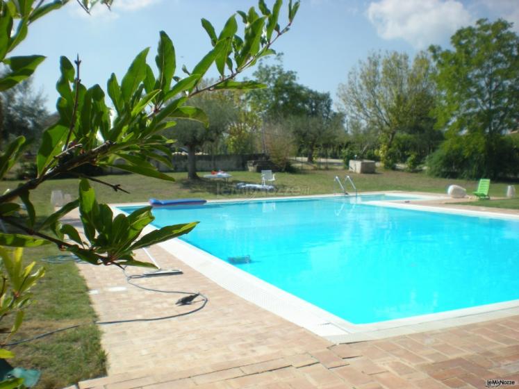 Piscina dell'agriturismo per il matrimonio