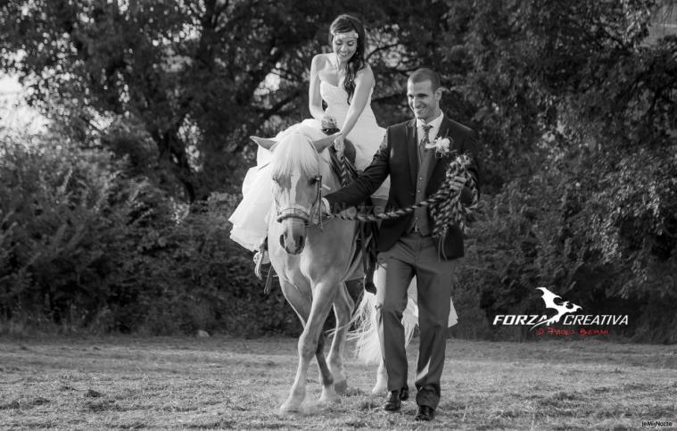 Foto della sposa a cavallo