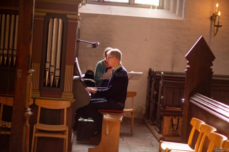 Organista e pianista Cremonese - La musica per cerimonie religiose e civili