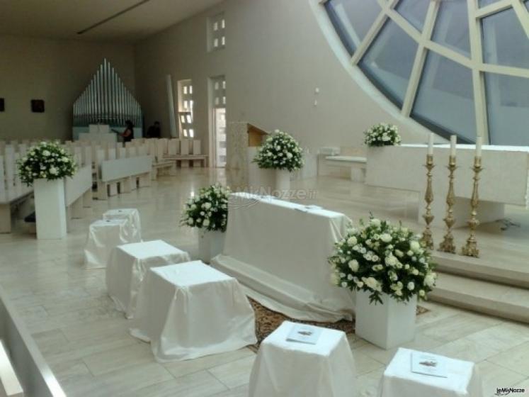 Allestimento della chiesa total white