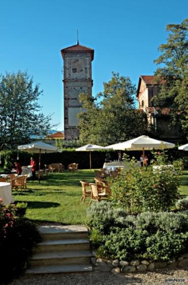 Allestimento del giardino per le nozze