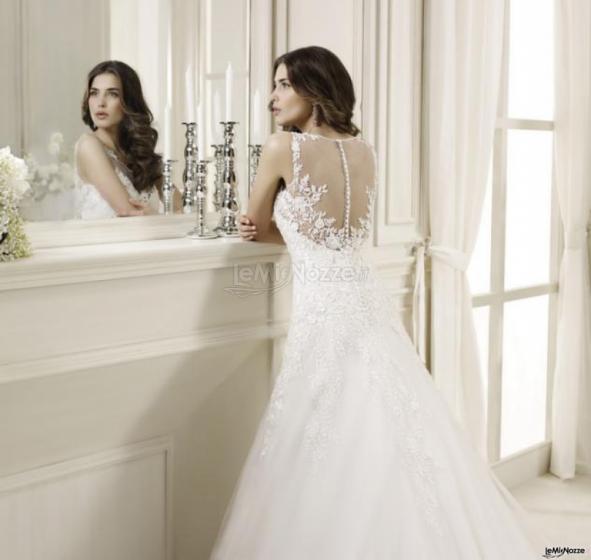 Abito da sposa ricamato con schiena in risalto - Linea Nicole