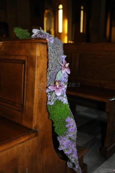 Decoro della chiesa per la cerimonia di matrimonio