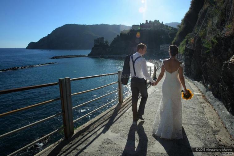 Foto degli sposi alle Cinque Terre