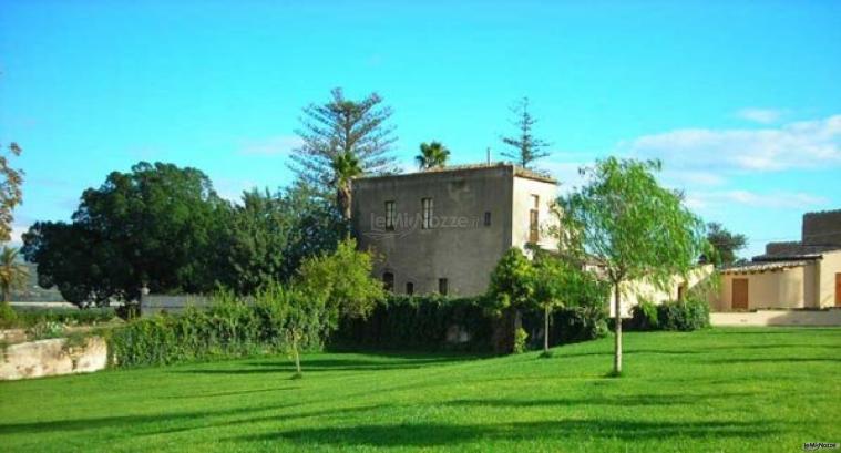 Esterno con parco presso l'agriturismo per ricevimento di matrimonio Tenuta di San Lio