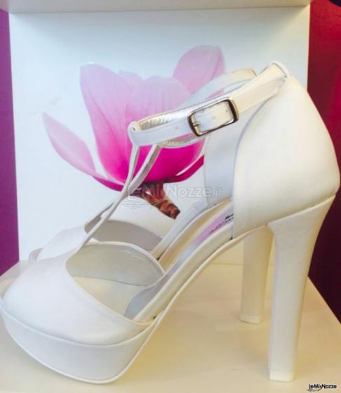 Scarpa da sposa spuntata chiusa dietro tacco 12 - € 99