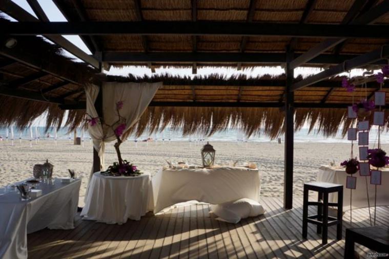 Allestimento di un matrimonio in spiaggia curato da Alfonso Muzzi Ricevimenti