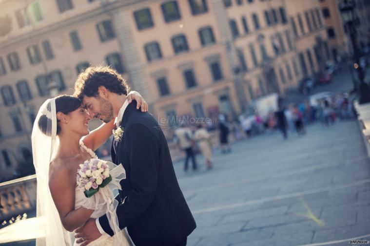 Foto sposi sulla scalinata del Campidoglio