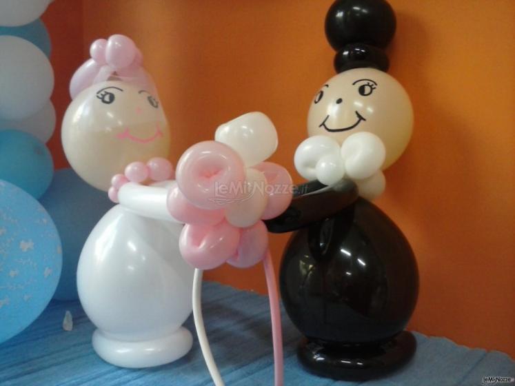 Palloncini a forma di sposa e sposo