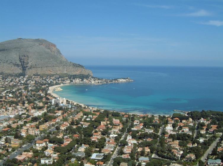 La splendida vista della costa offerta dall'Addaura Hotel Residence Congressi