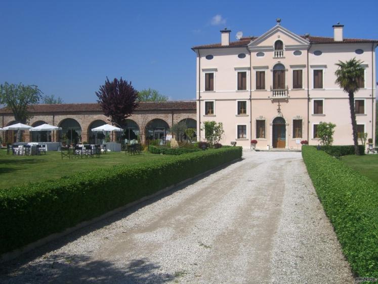 Ingresso alla villa