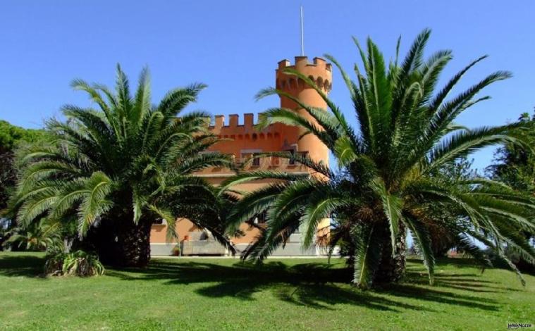 Il castello per il matrimonio immerso nel parco