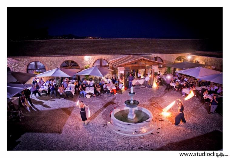 Ricevimento di matrimonio nel cortile del Borgo