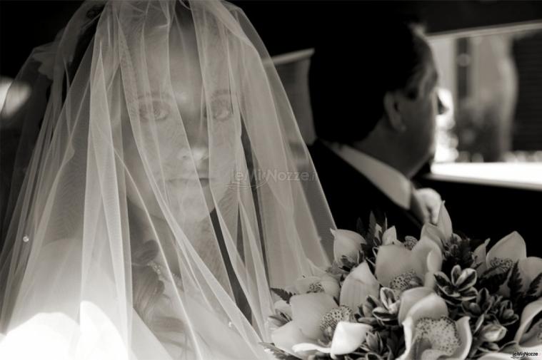 Foto in bianco e nero della sposa