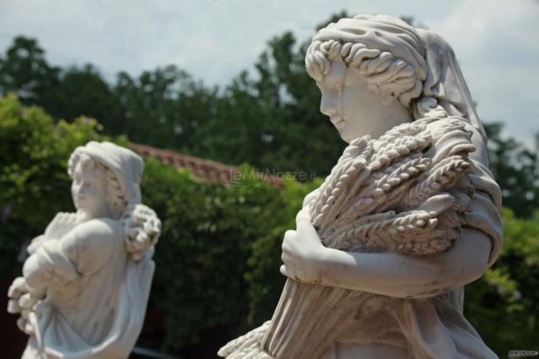 Statue all'interno del giardino