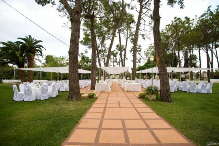 Allestimento del matrimonio in giardino