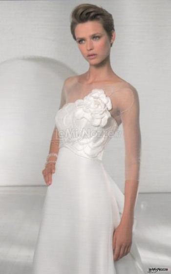 Vestito da sposa con motivo floreale in tessuto - Valentini Spose