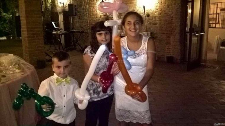 Paolo Musica per Matrimonio - Palloncini di spade e sciabole