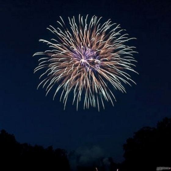 Fuochi artificiali per la festa di nozze