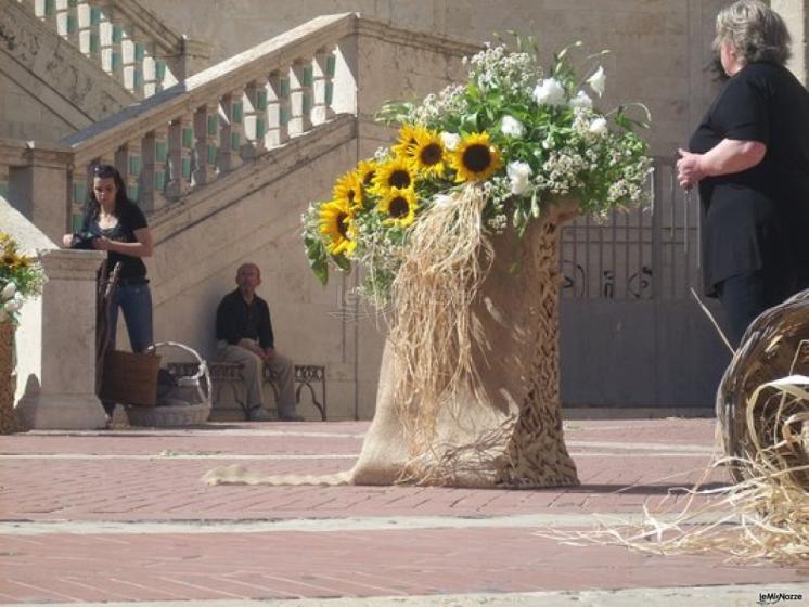 Allestimento con girasoli per il matrimonio