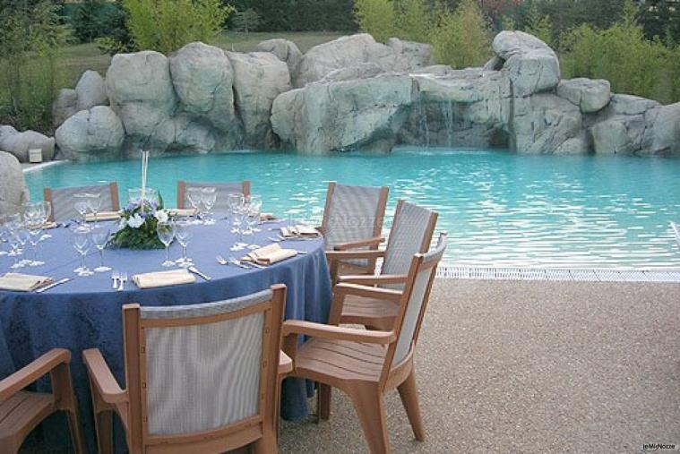 Matrimonio a bordo piscina