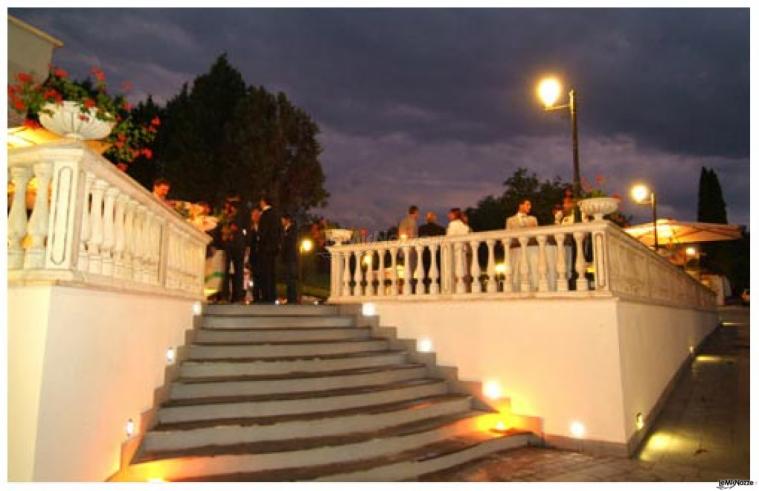 Ricevimento di matrimonio in una terrazza