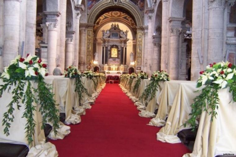 Decorazioni floreali per il matrimonio in chiesa