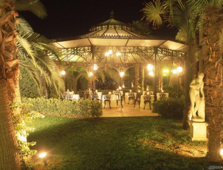 Gazebo per un matrimonio serale da favola - Astoria Palace Ricevimenti