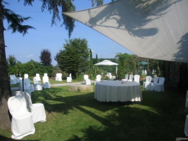 Allestimento per ricevimento di matrimonio in giardino