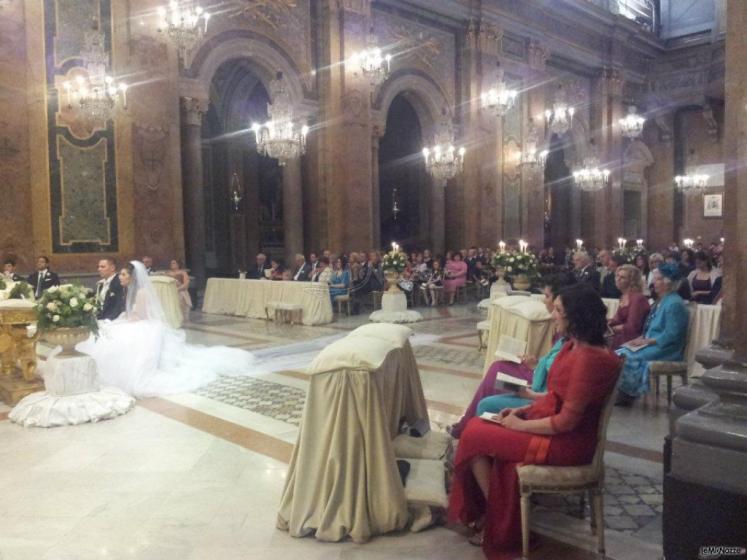 Chiesa addobbata per il matrimonio