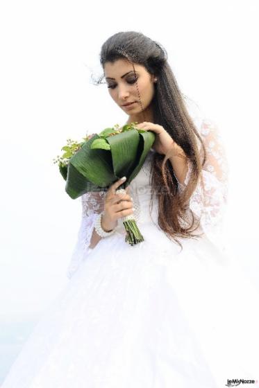 Foto della sposa con il suo bouquet