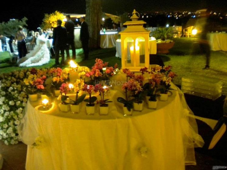 Vasetti di fiori da regalare agli invitati del matrimonio