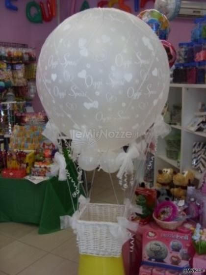 Pallone mongolfiera allestito per il matrimonio