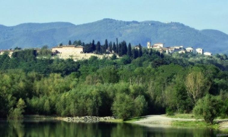 Vista panoramica dalla villa per ricevimenti di matrimonio