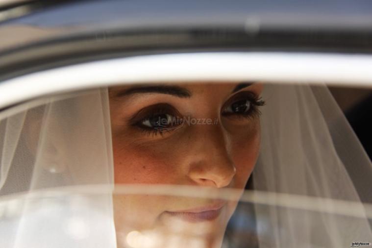 Foto della sposa all'arrivo in chiesa