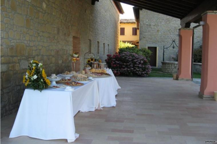 Banchetto di matrimonio sotto il portico delle scuderie