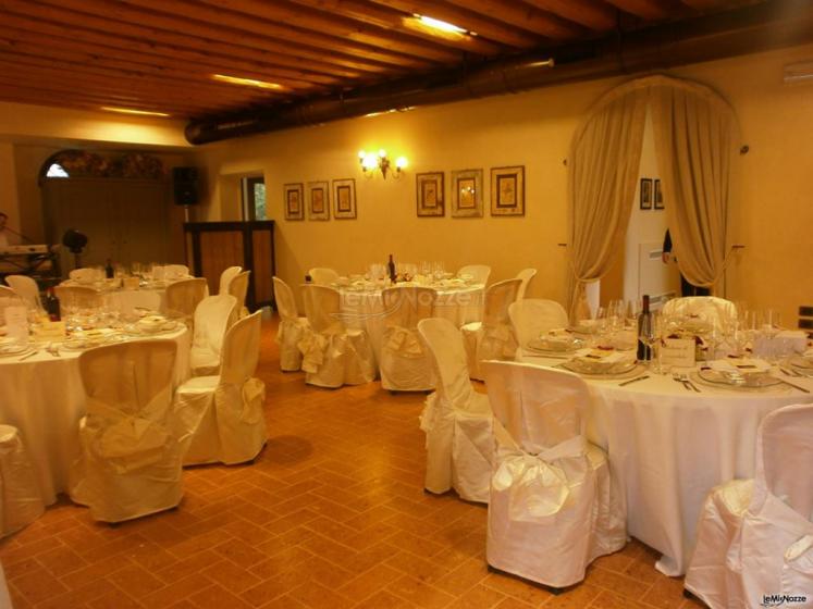 Allestimento matrimonio nel salone interno