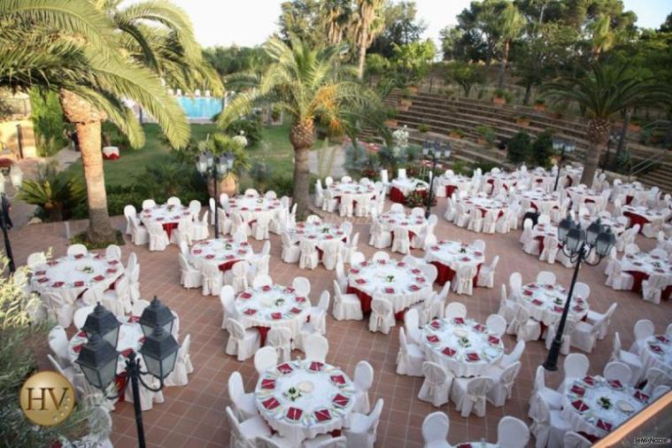 Allestimento del matrimonio con tavoli rotondi