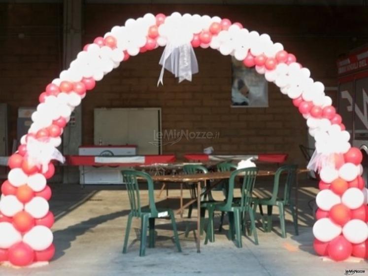 Il Punto Esclamativo - Arco di palloncini per il matrimonio