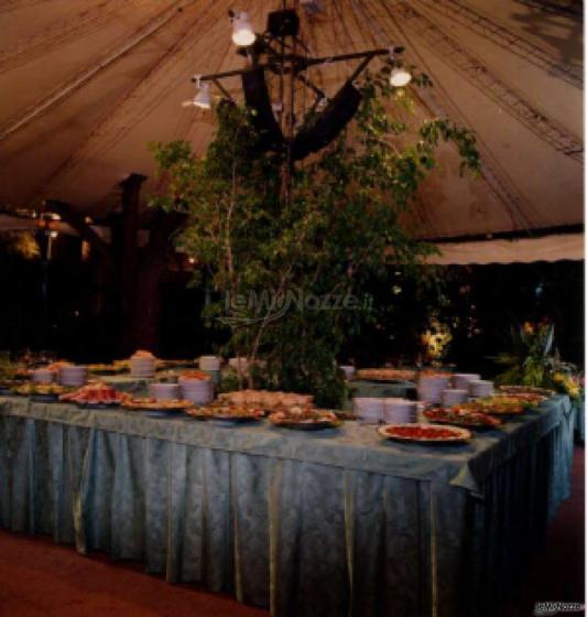 Buffet sotto il gazebo