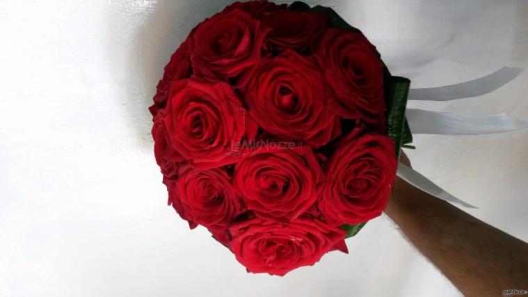 Miraglia Fiori - Bouquet sferico rose rosse