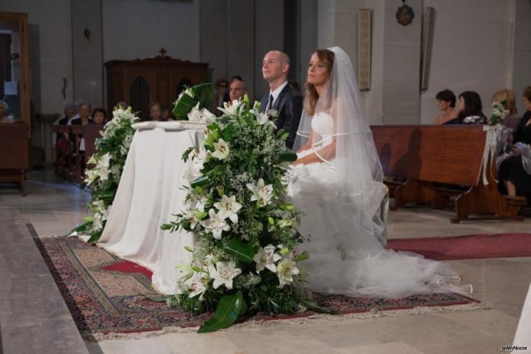 Fiori bianchi per la cerimonia religiosa - I fiori di Giuli