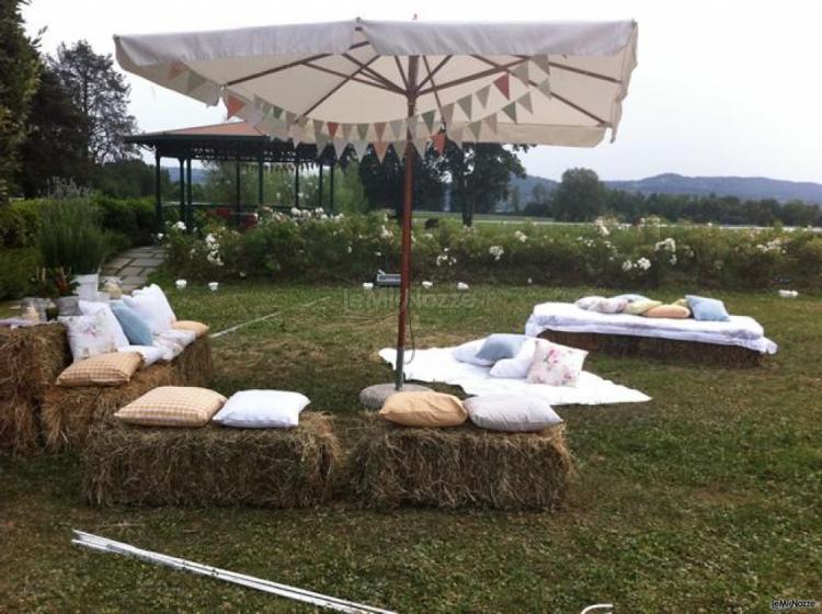 Allestimento del giardino per un matrimonio country