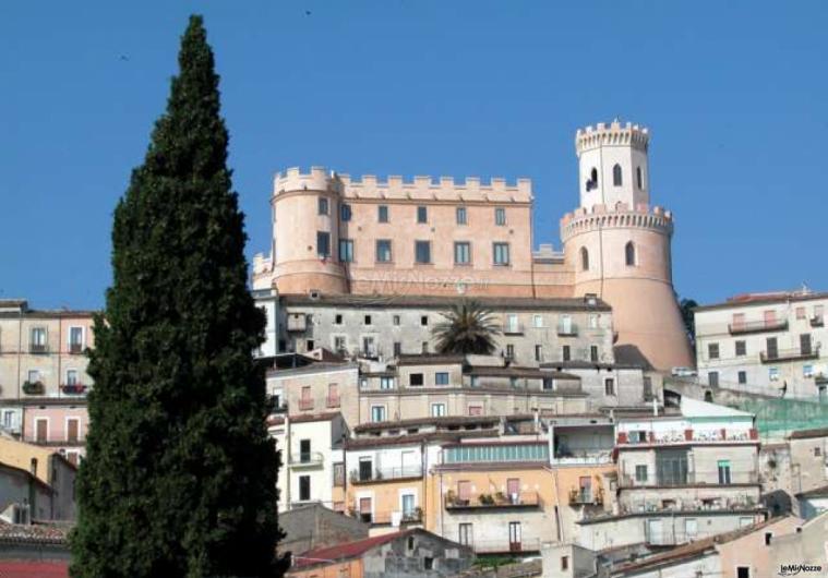 il castello visto dalla cittadina di Corigliano