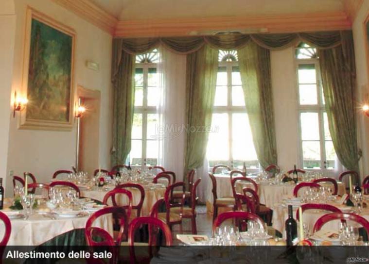 Allestimento della sala per il matrimonio